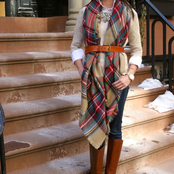 American Eagle Plaid Blanket Scarf - Picture 5 of 5